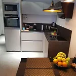 Vip, With Free Garage Parking Διαμέρισμα *