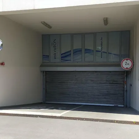 Vip, With Free Garage Parking * Pula