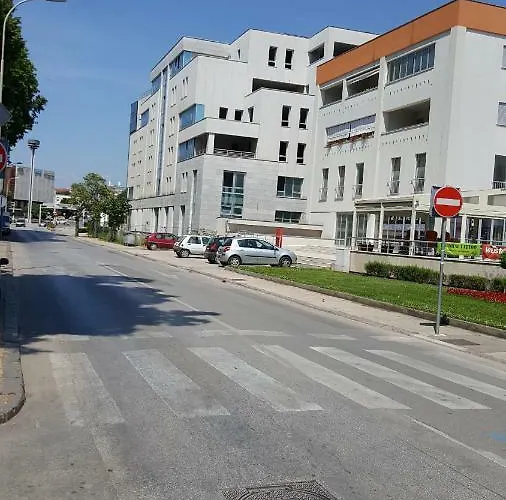 Vip, With Free Garage Parking *