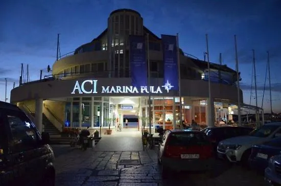 Διαμέρισμα Vip, With Free Garage Parking *