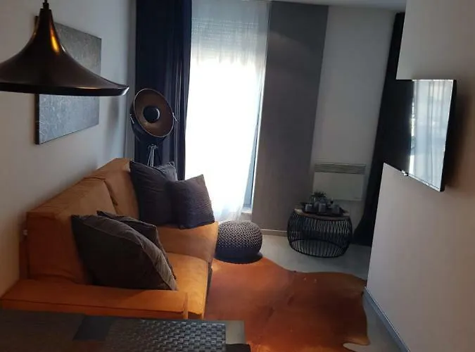 Vip, With Free Garage Parking * Πούλα