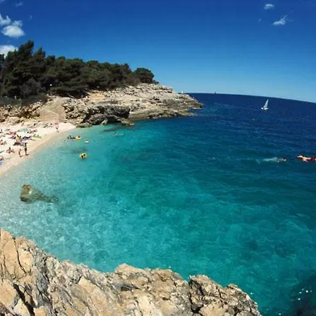 Vip, With Free Garage Parking Пула