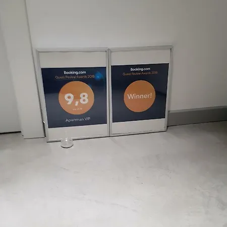 Апартаменти Vip, With Free Garage Parking Пула