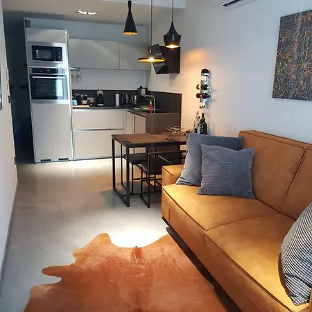 Vip, With Free Garage Parking Apartamento Pula