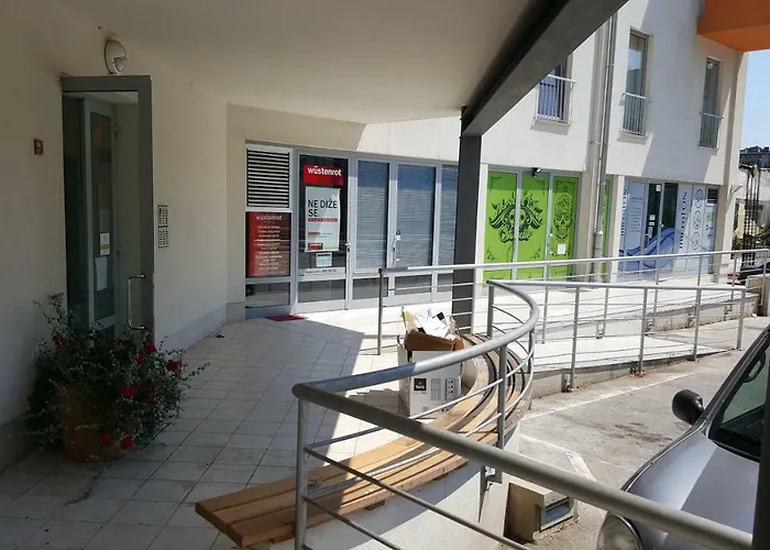 Vip, With Free Garage Parking Pula