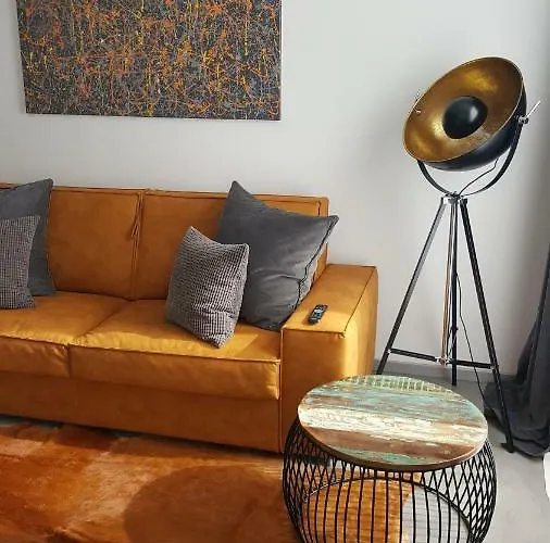 Vip, With Free Garage Parking Apartament