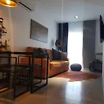 아파트 Vip, With Free Garage Parking *