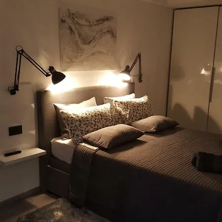 Vip, With Free Garage Parking Daire Pula