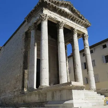 Vip, With Free Garage Parking Daire